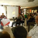 Los actores Alejandro Londoño y Edwin Posada, realizando lectura dramática en el teatro Ateneo Porfirio Barba Jacob